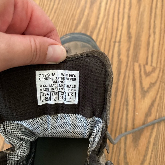 Used Vasque Hiking Boot - Picture 4 of 9